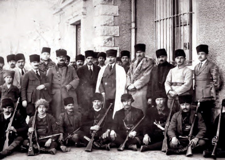 Mustafa Kemal, Yozgat İsyanını bastırmak için görevlendirilen Kuvâ-yı Millîye birlikleri ile, 1921